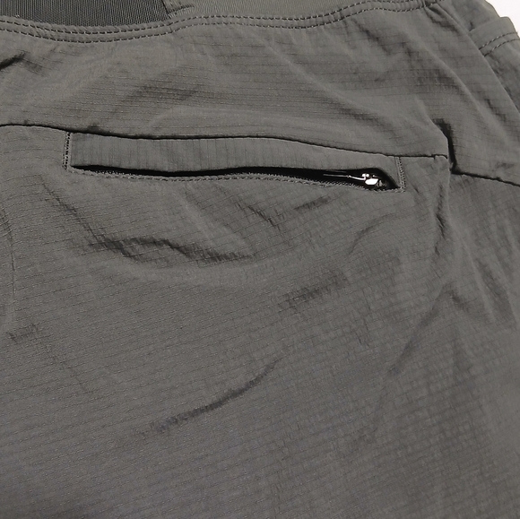Athleta Women's Dark Gray Shorts - Picture 6 of 10